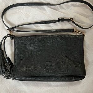 Tory Burch Mini Thea Foldover
Crossbody - Black